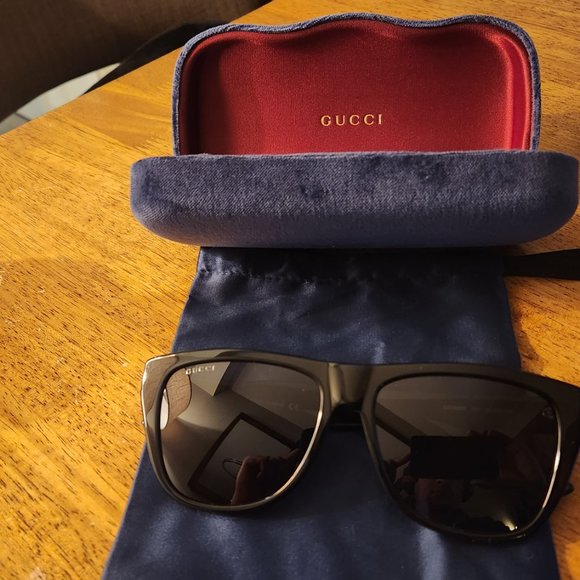 GUCCI Men's Sunglasses - unworn